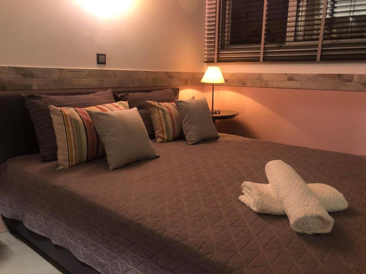 Amazing Semi-Basement Art Apartment Easy Walk To Nafplio Centre 外观 照片